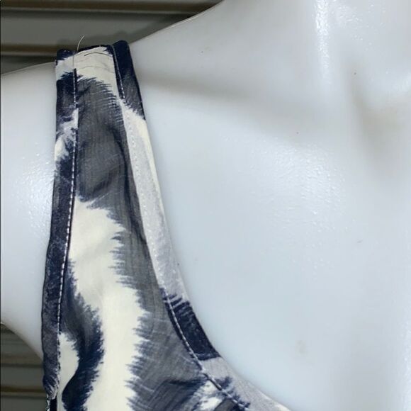 🛍️Papillon top black and white with design at hem - Picture 5 of 8